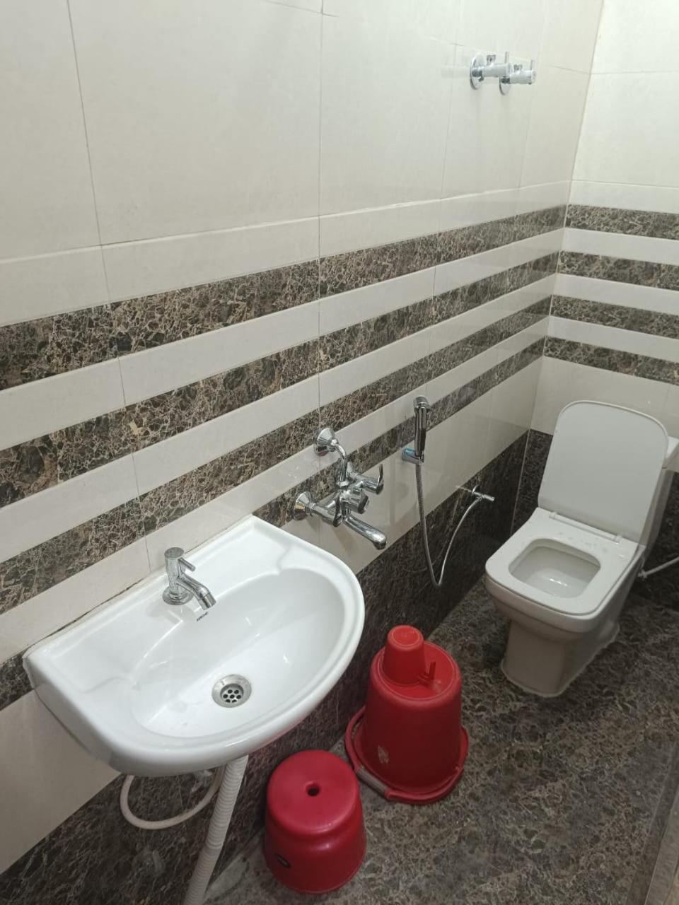 Jpm Guest House Варанаси Экстерьер фото