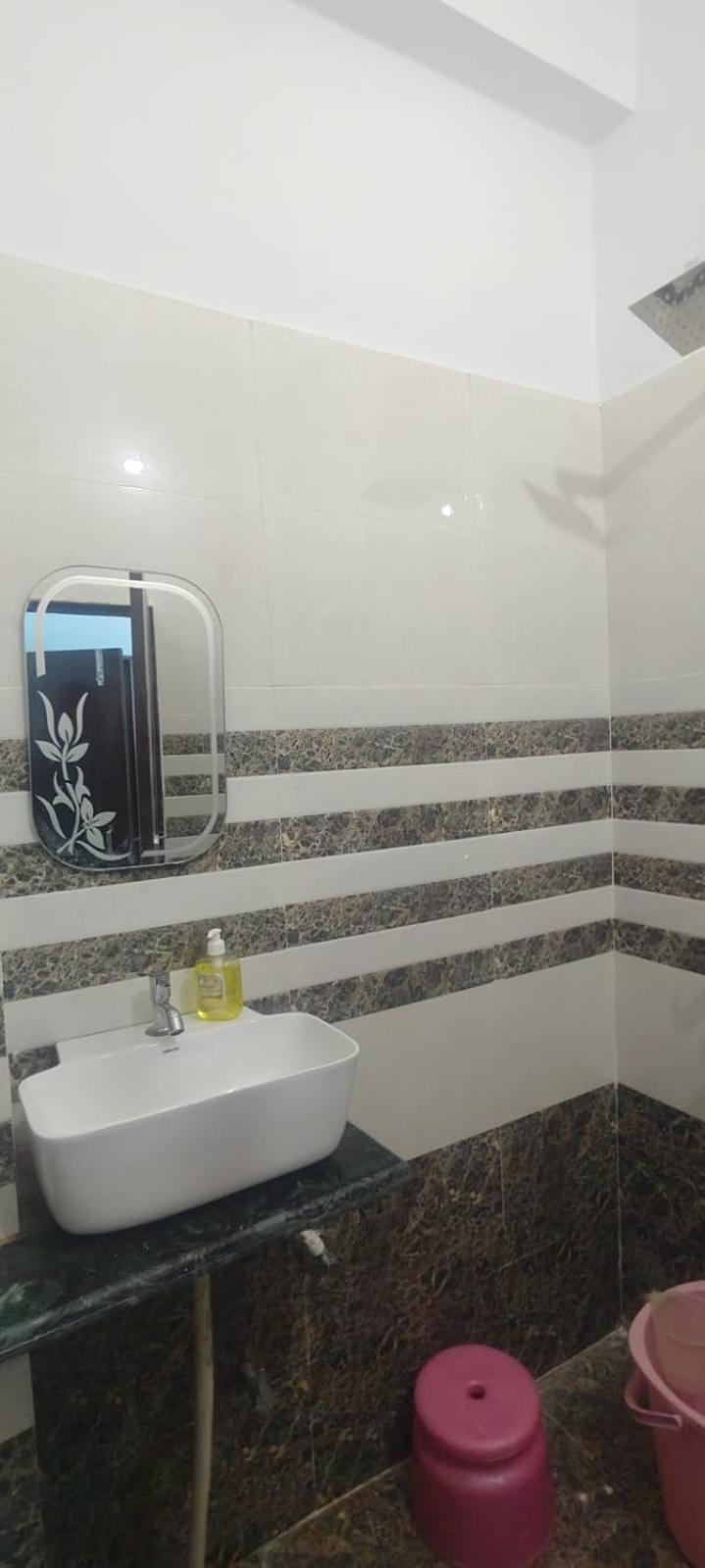 Jpm Guest House Варанаси Экстерьер фото
